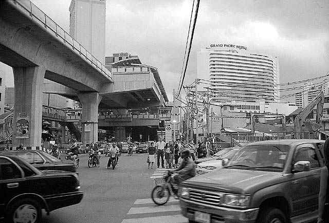 S524-8 BangkokTraffic.JPG